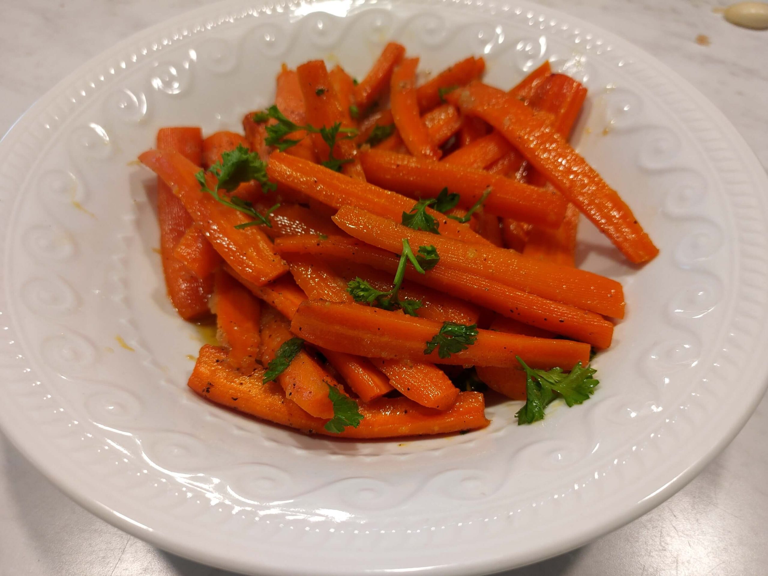 Honey Garlic Glazed Roasted Carrots