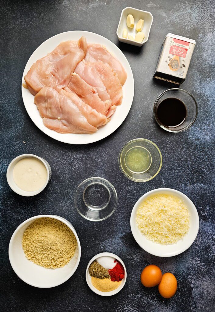 Chicken cutlets marinating in ranch dressing, Worcestershire sauce, lemon juice and garlic in a zip-lock bag