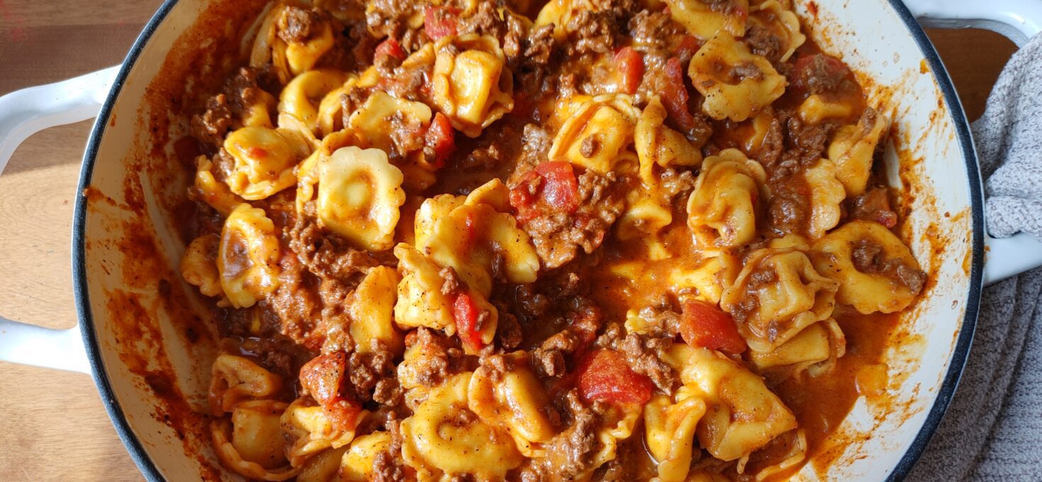 Cheesy Tortellini Pasta Skillet
