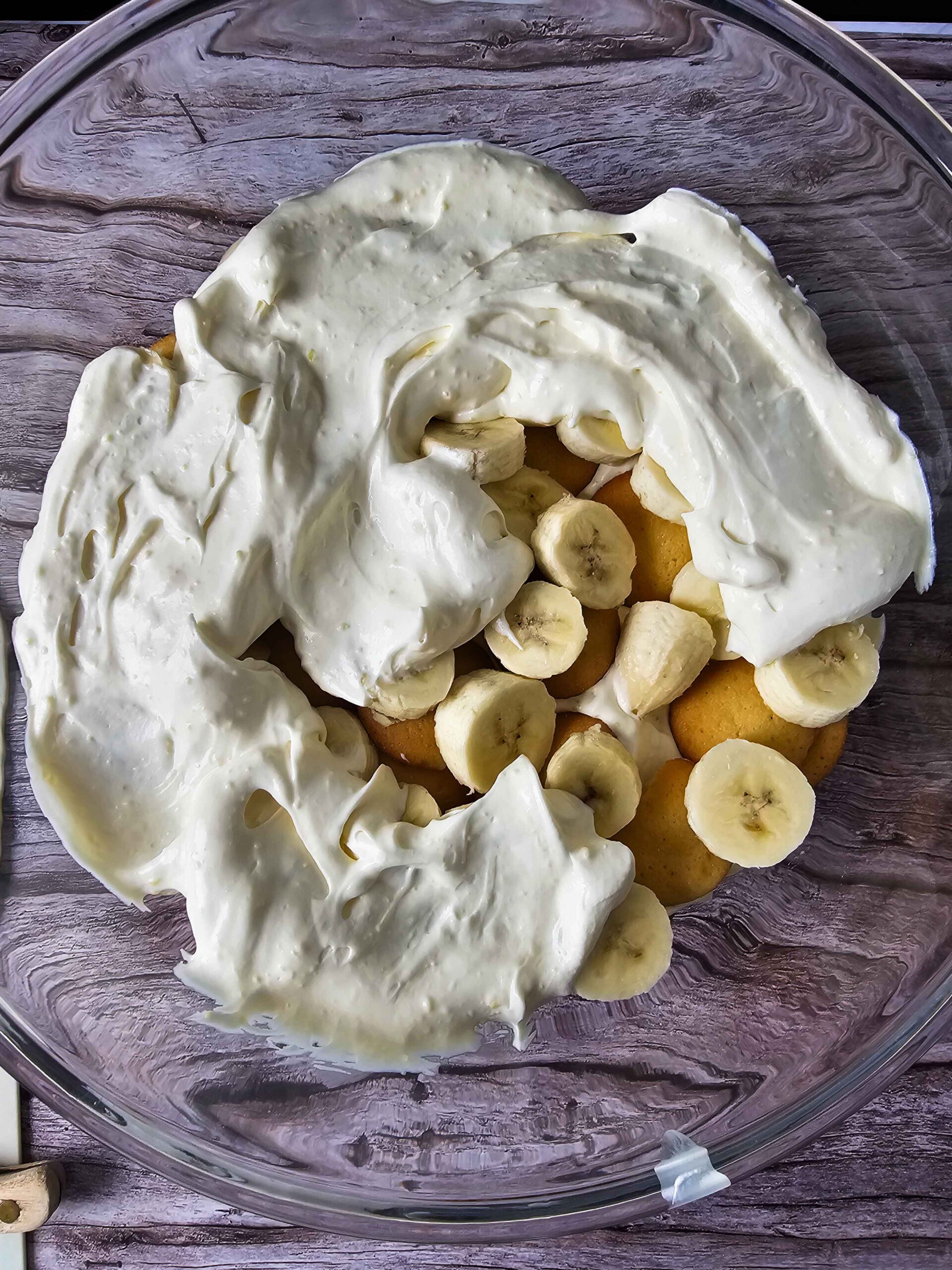 LAYER THE INGREDIENTS IN THE TRIFLE BOWL