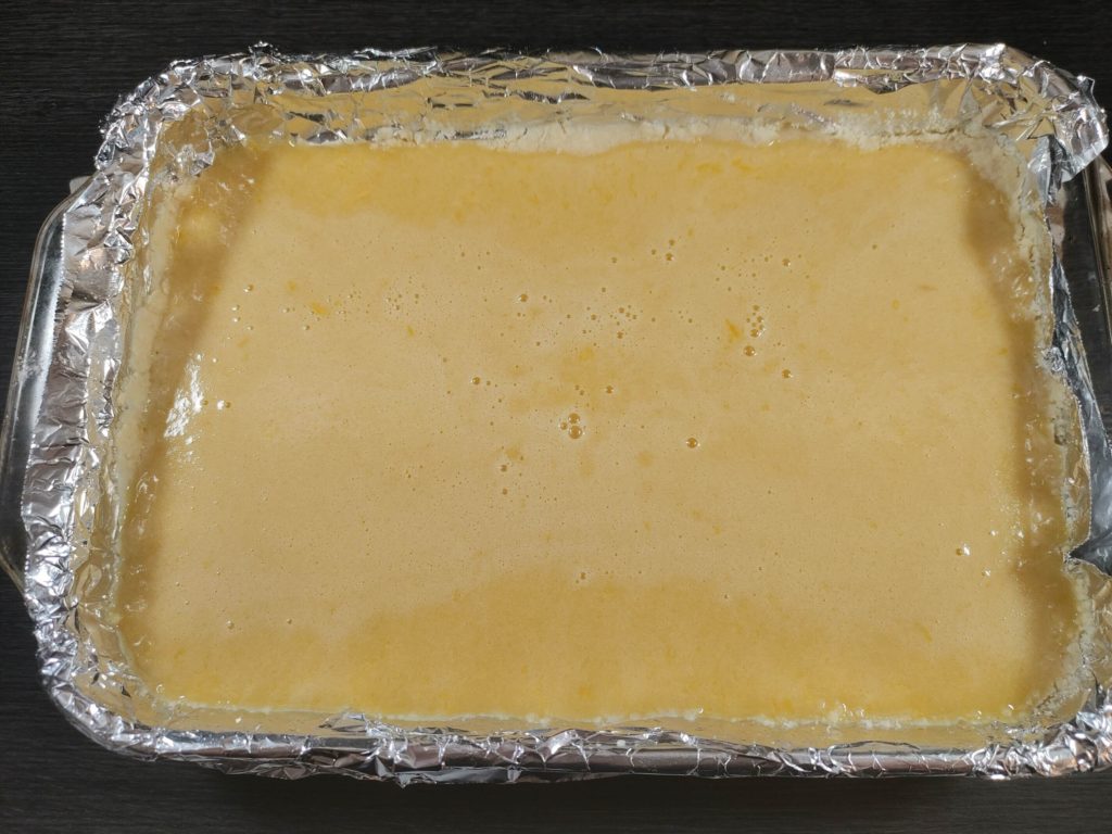 POURED THE LEMON FILLING ON THE CRUST