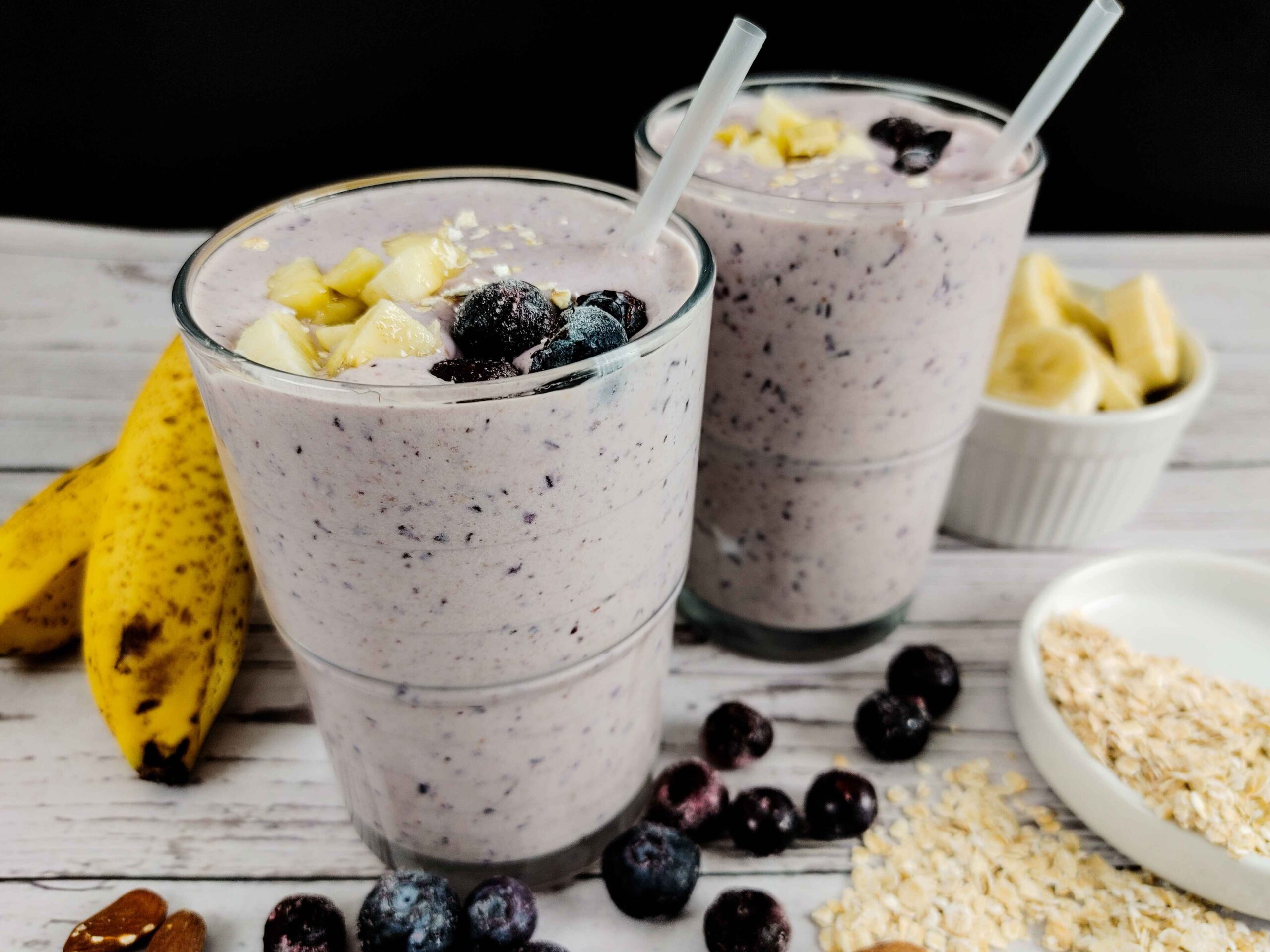 Best Blueberry Almond Banana Oatmeal Smoothie for Energy
