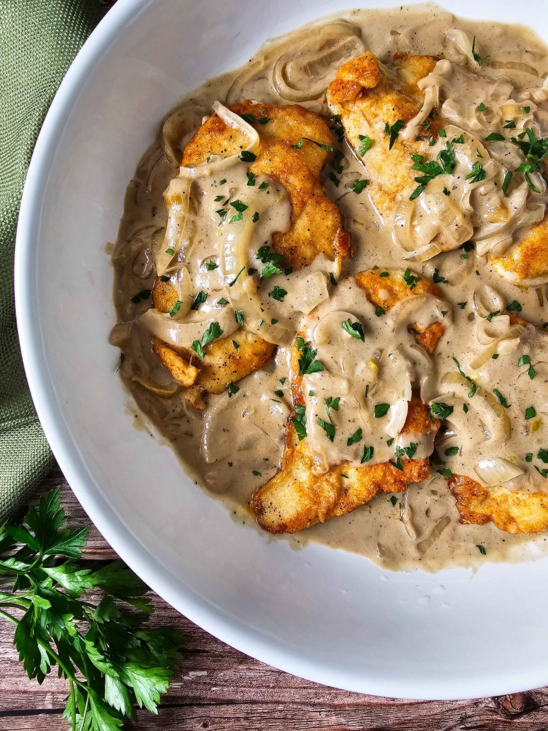 CARMELIZED ONIONS CREAMY CHICKEN