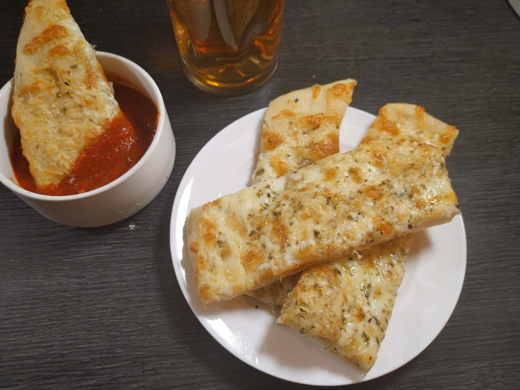 PLATED BREADSTICKS WITH MARINARA SAUCE