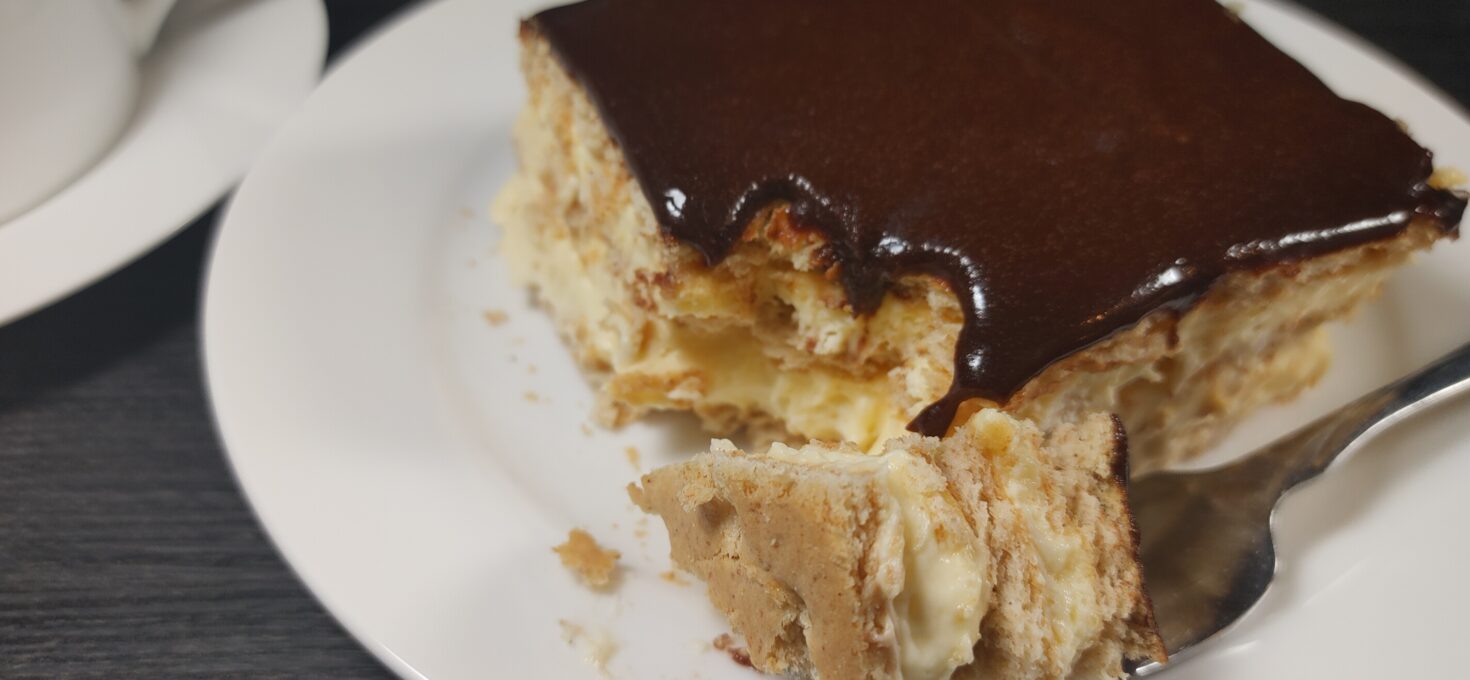 The Best Eclair Cake