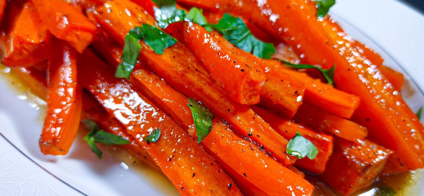 Easy Homemade Maple Roasted Carrots