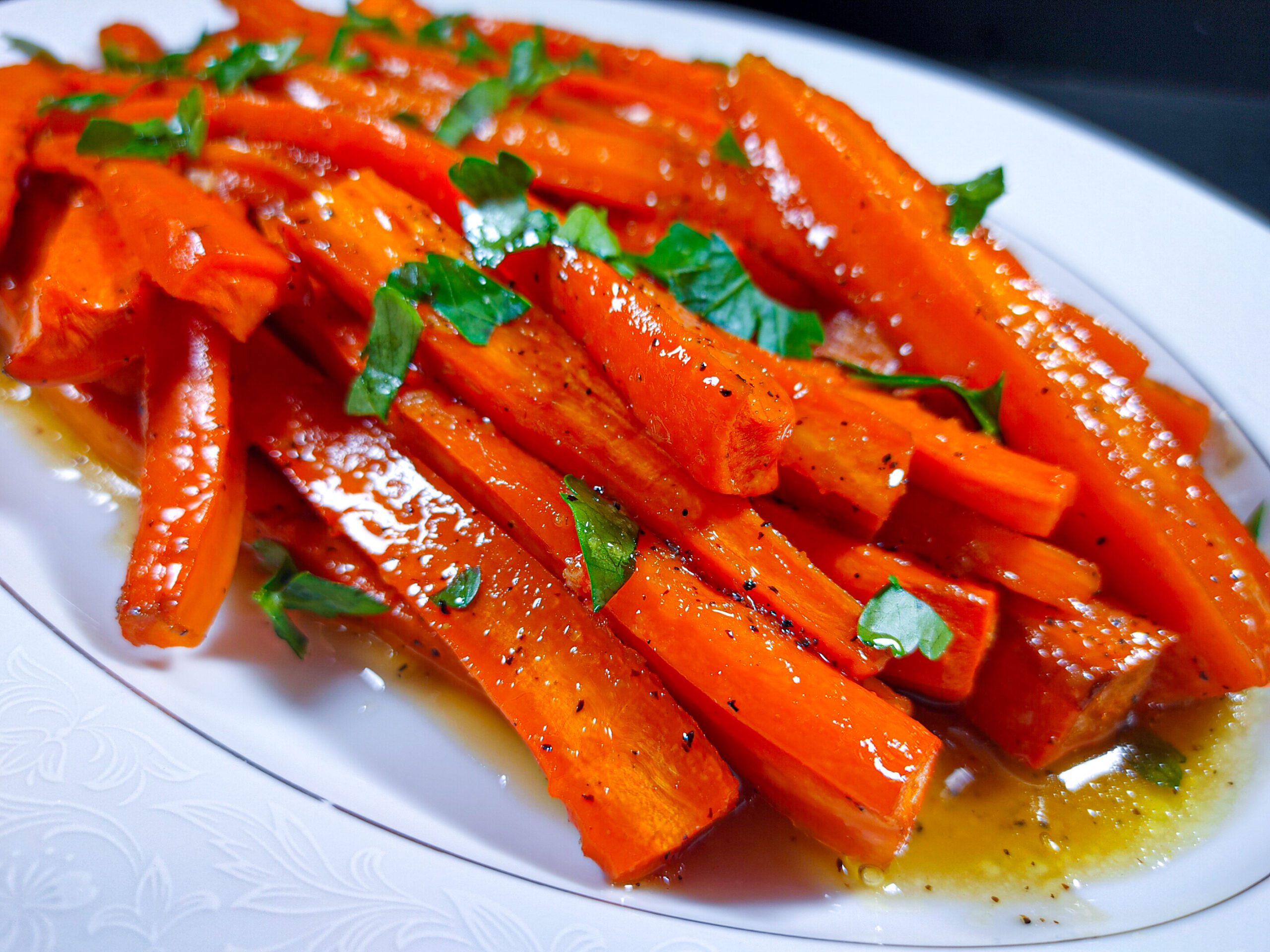 Easy Homemade Maple Roasted Carrots