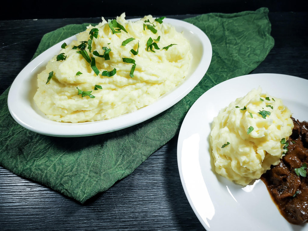 CREAMY GARLIC MASHED POTATOES