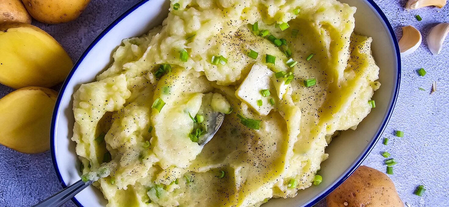 Simple Creamy Garlic Mashed Potatoes
