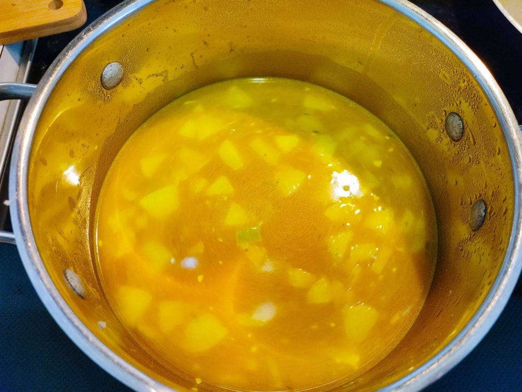 PREPARING PUMPKIN APPLE SOUP