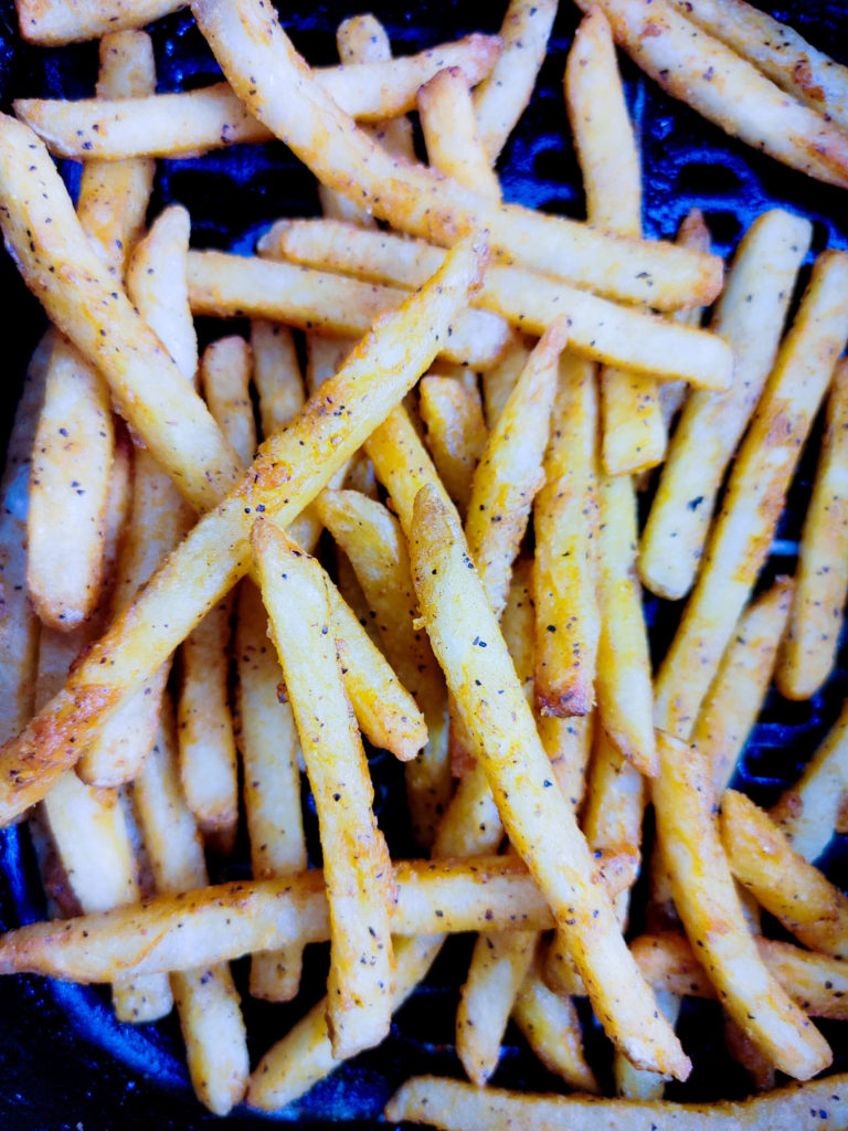 AIR FRYER FRENCH FRIES IN  BASKET