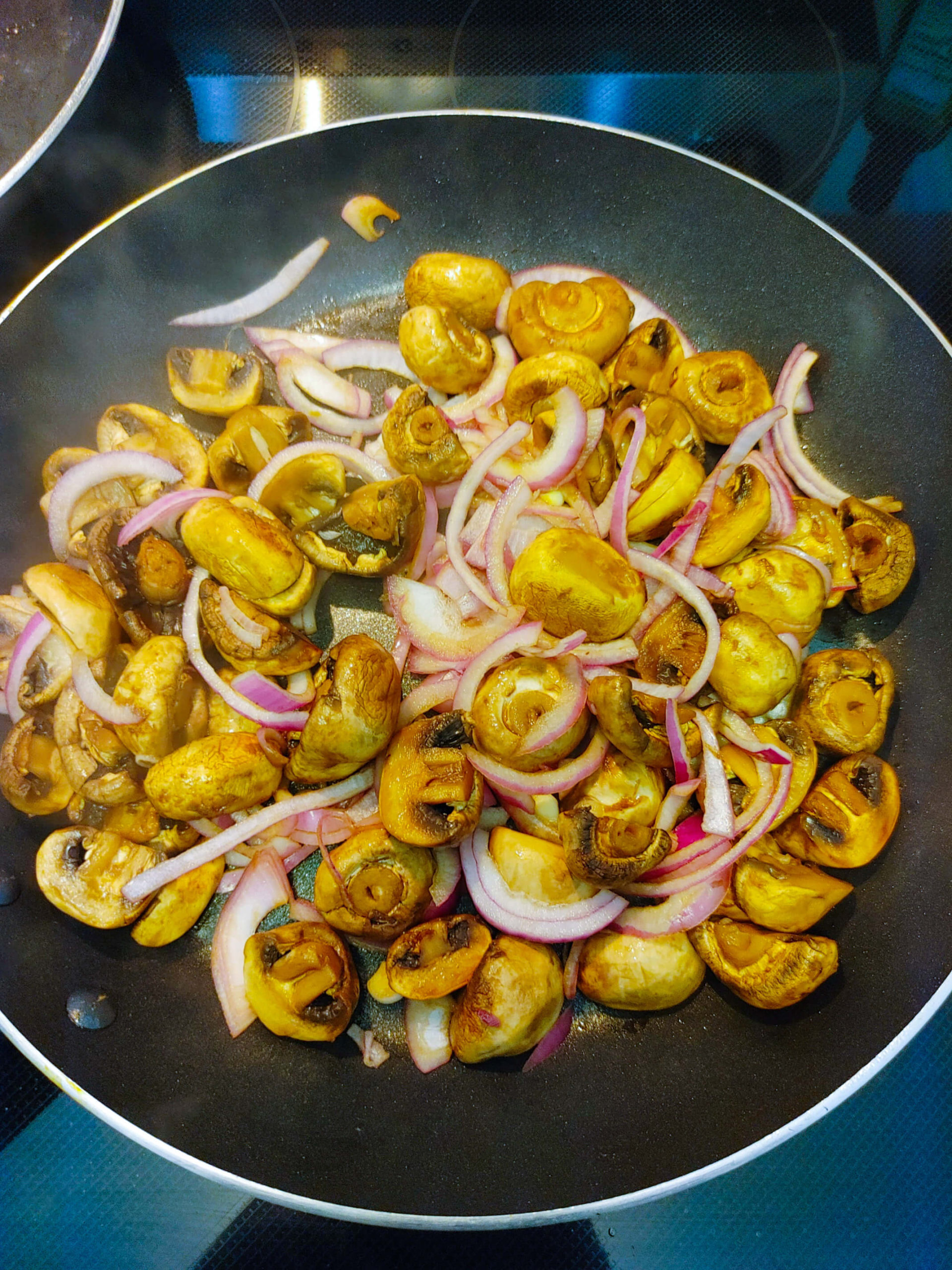 SAUTEED MUSHROOMS AND ONIONS