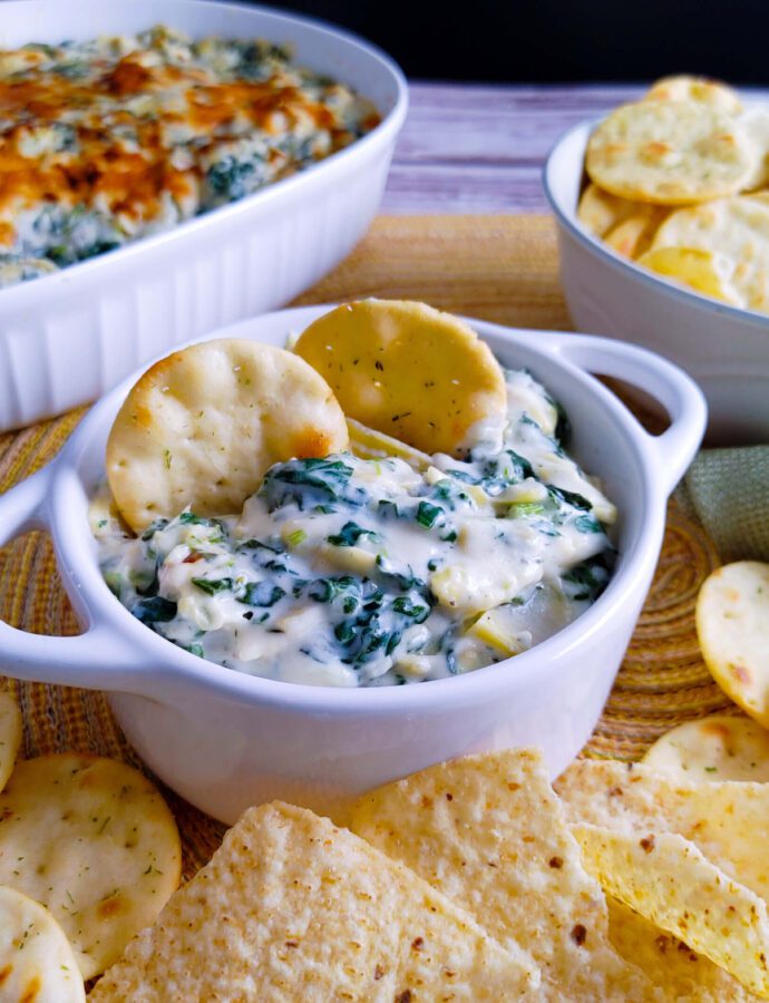 Hot Applebee’s Spinach Artichoke Dip: Copycat Recipe