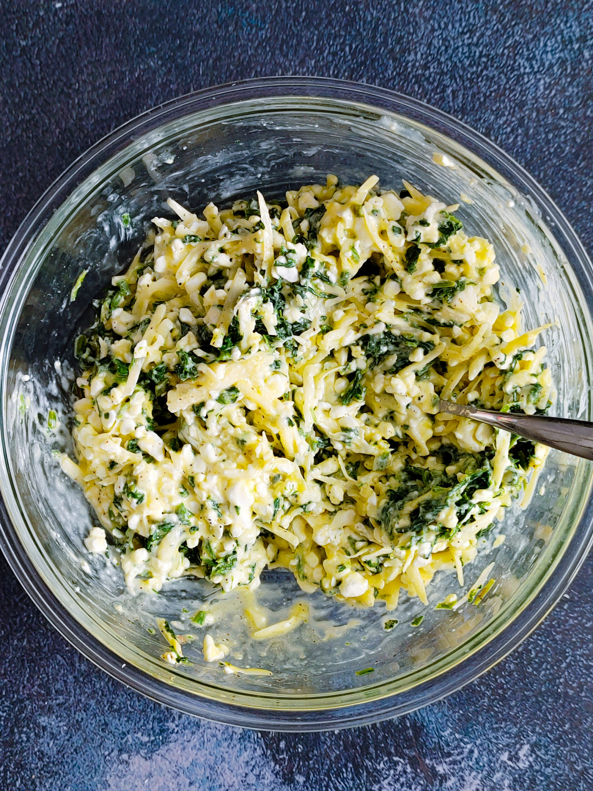 MIX THE SPINACH FILLING INGREDIENTS