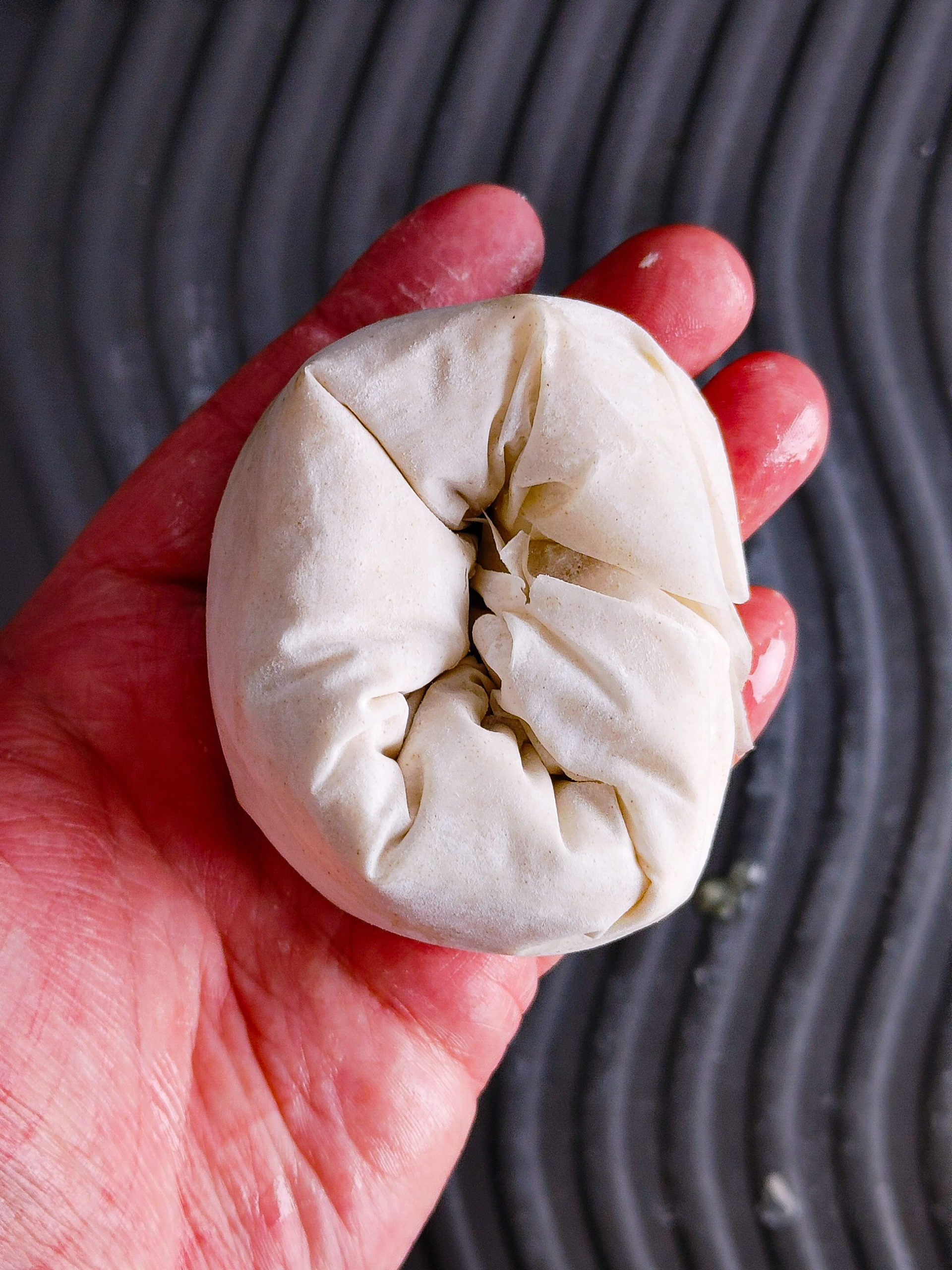 CURL THE PHYLLO DOUGH INTO A CIRCLE