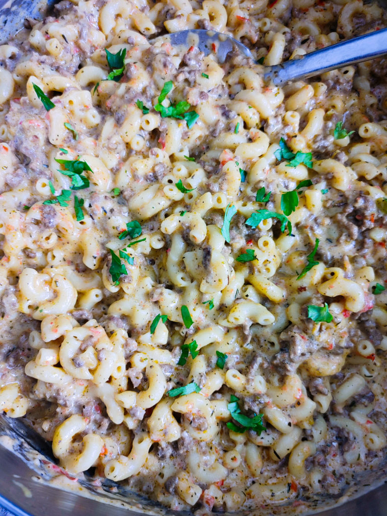 UP CLOSE PICTURE OF CREAMY GROUND BEEF AND PASTA SKILLET