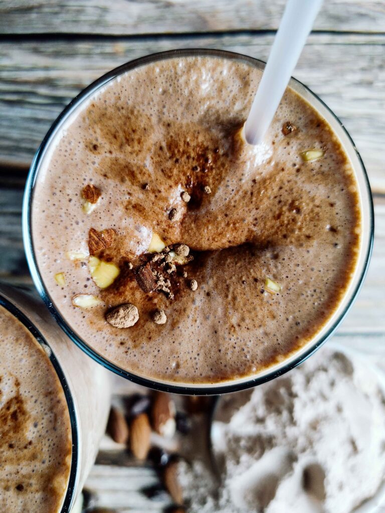 PROTEIN PACKED CHOCOLATE PEANUT BUTTER SMOOTJHIE