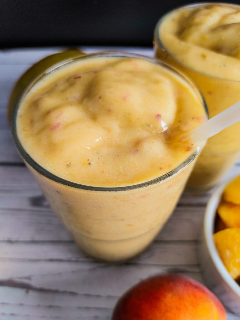 SERVING PEACH MANGO SMOOTHIE