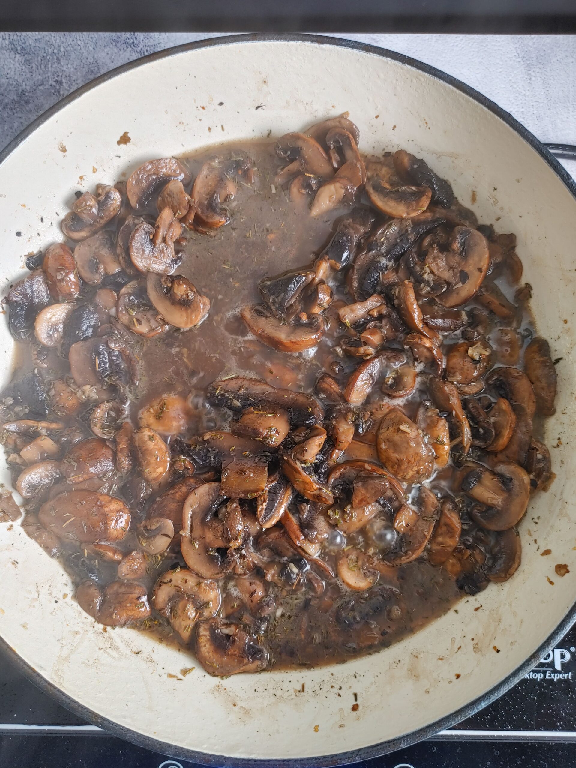 SAUTE THE MUSHROOMS AND GARLIC