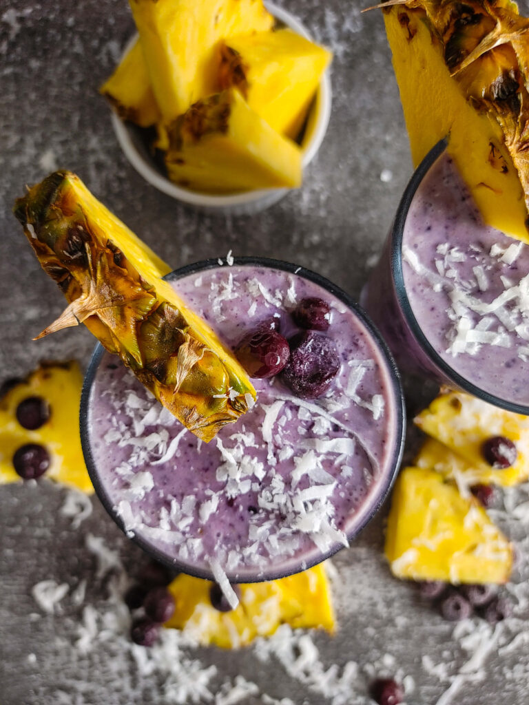 BLUEBERRY PINEAPPLE COCONUT SMOOTHIE OVER HEAD VIEW