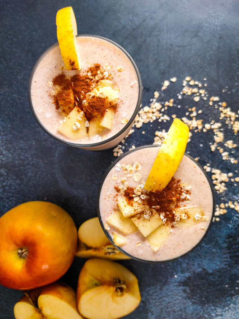 CINNAMON APPLE OATMEAL SMOOTHIE