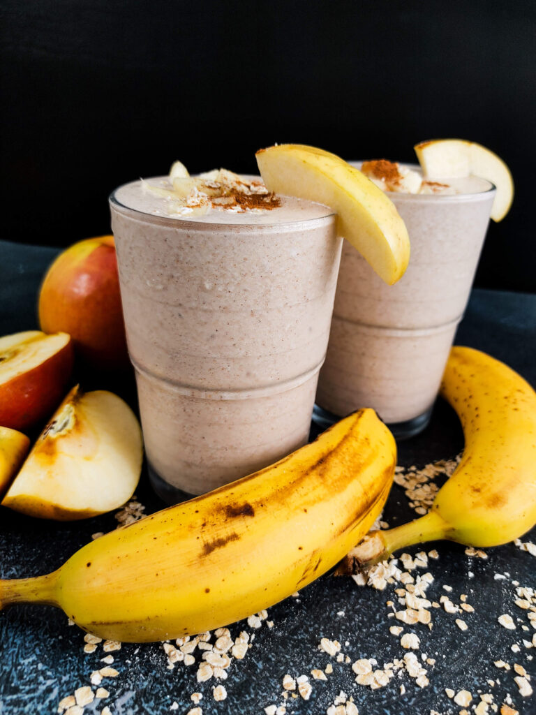 APPLE CINNAMON OATMEAL SMOOTHIE