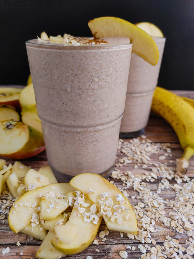 APPLE CINNAMON BREAKFAST SMOOTHIE