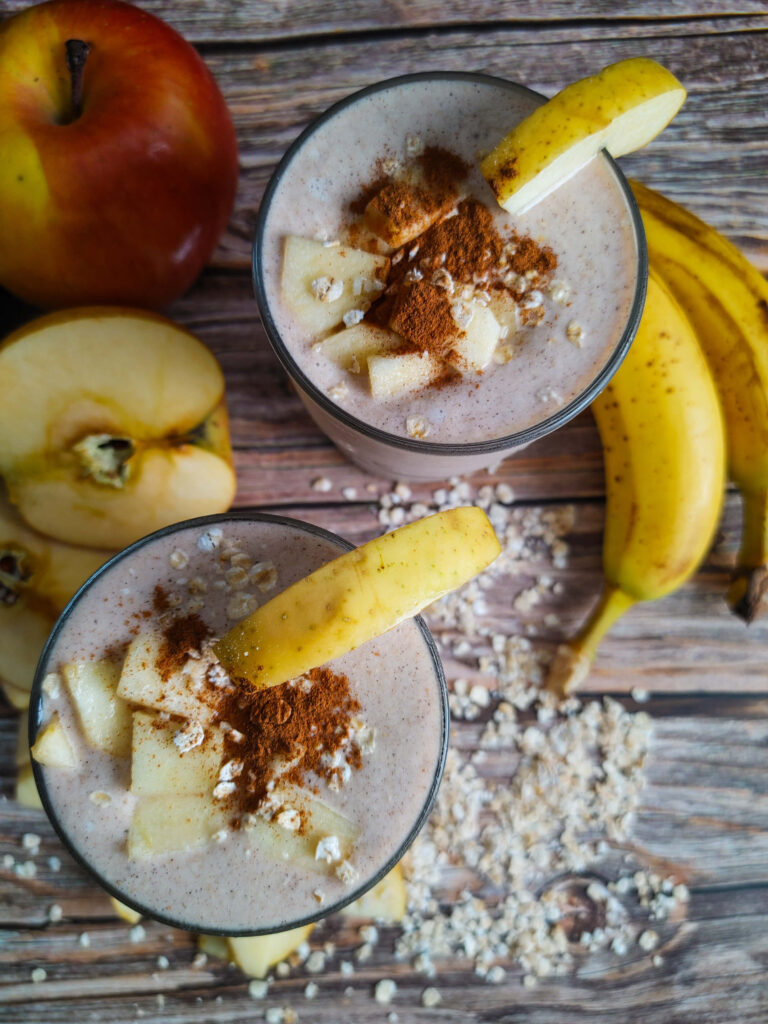 APPLE CINNAMON OAT SMOOTHIE