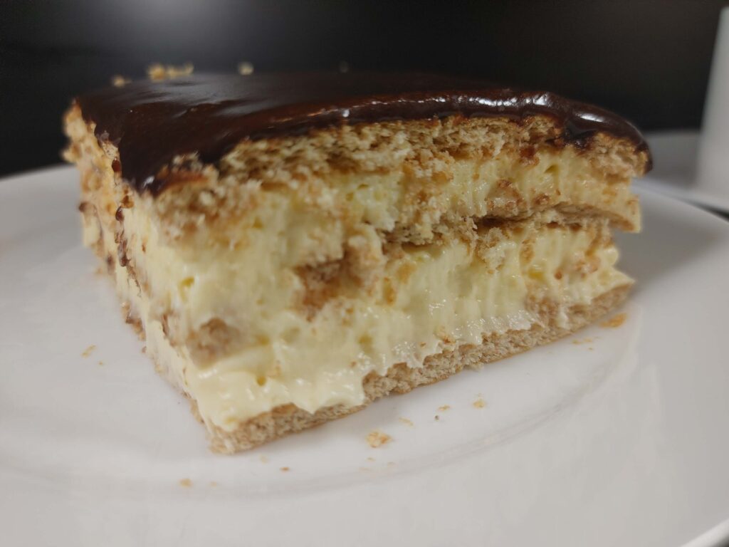 NO BAKE ECLAIR CAKE