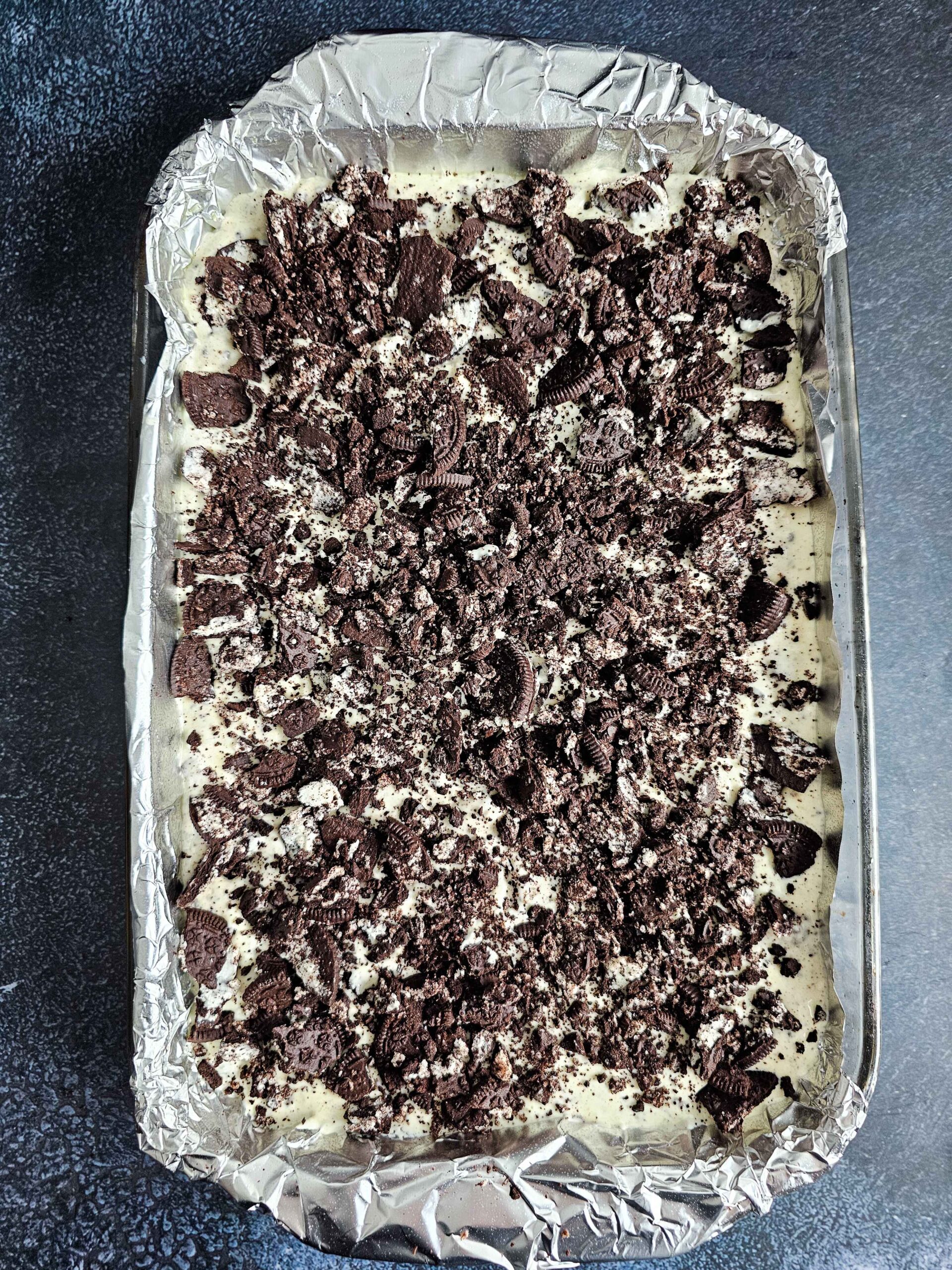 ASSEMBLE THE OREO CHEESECAKE