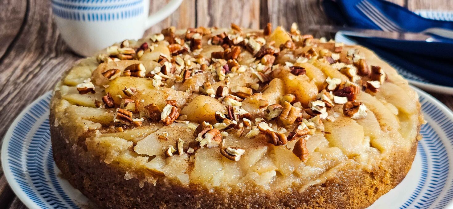 Irresistible Pear Cake with a Hint of Cinnamon