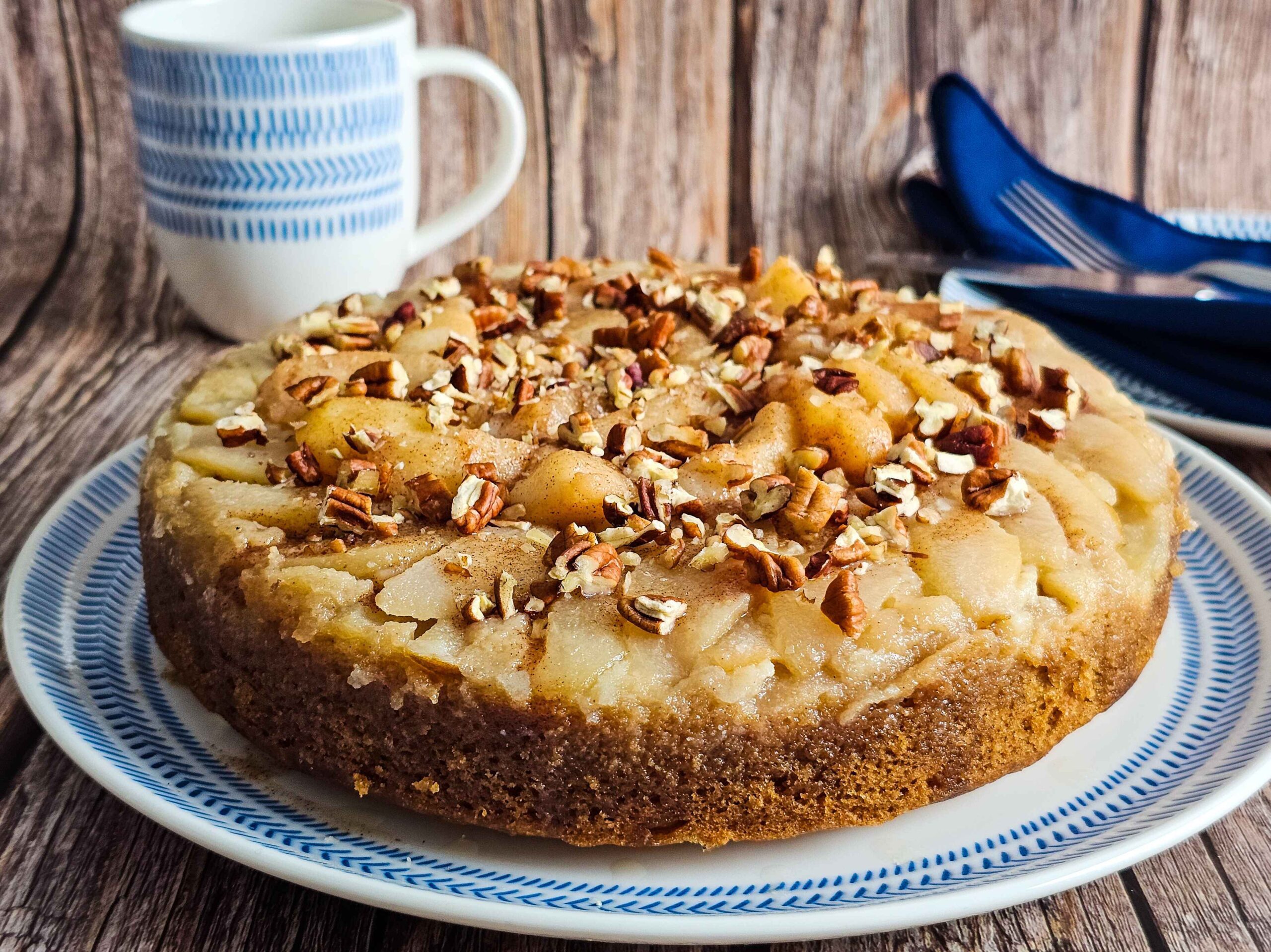 Irresistible Pear Cake with a Hint of Cinnamon