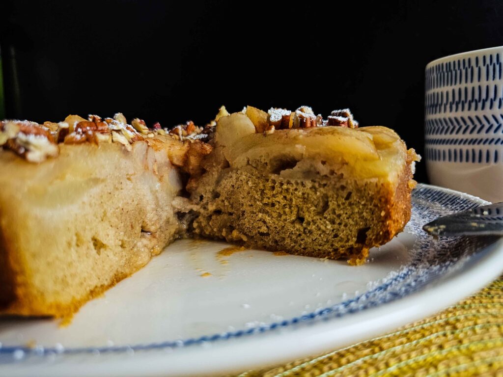 SLICE OF PEAR UPSIDE DOWN CAKE UPCLOSE PICTURE