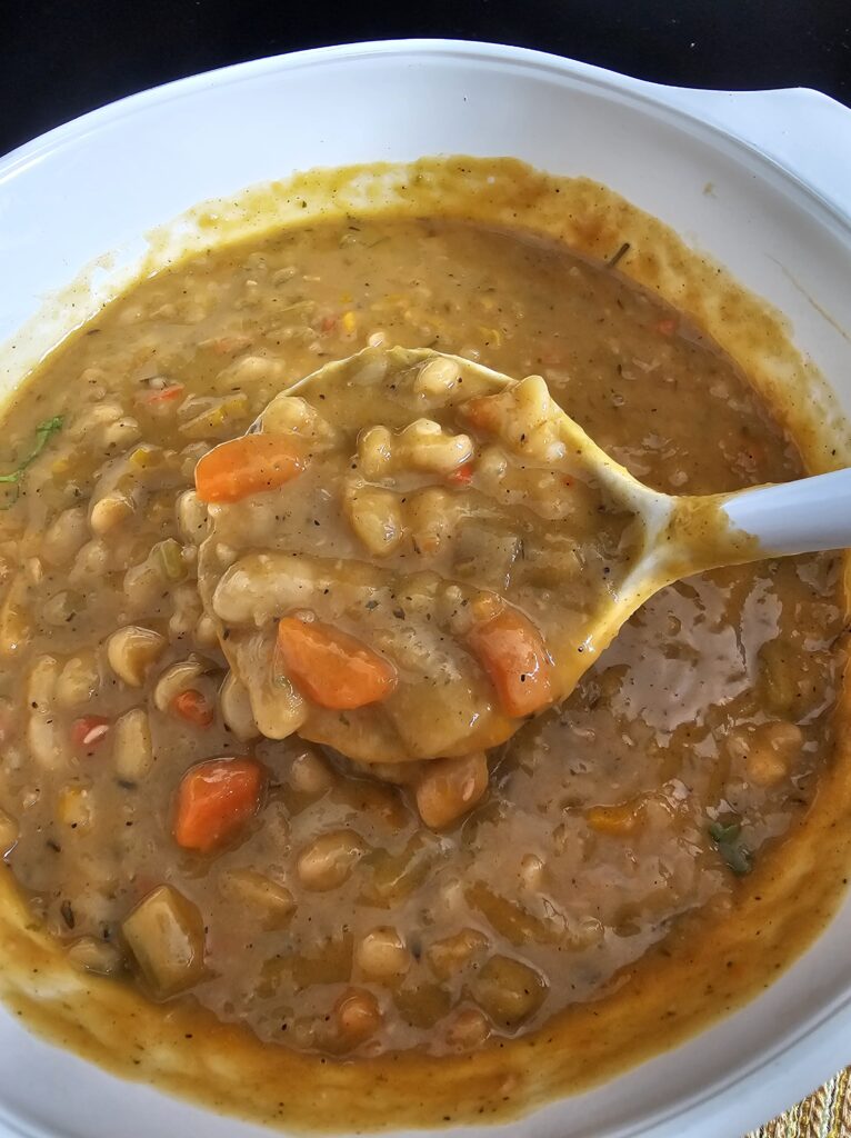 UP CLOSE ROSEMARY WHITE BEAN SOUP