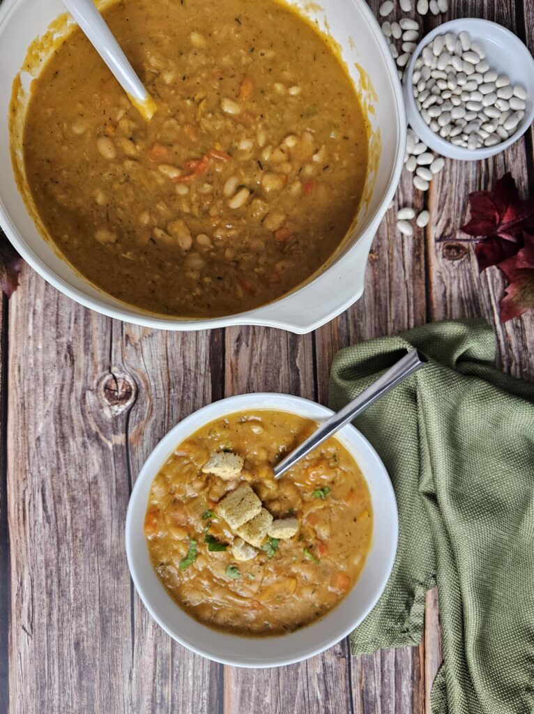 WHITE BEAN SOUP MADE INT HE INSTANT POT