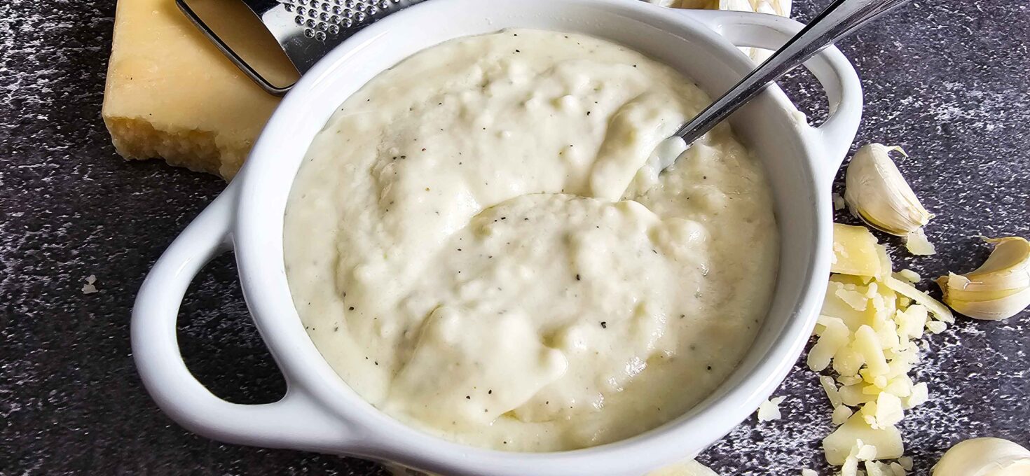 Easy Homemade Garlic White Pizza Sauce