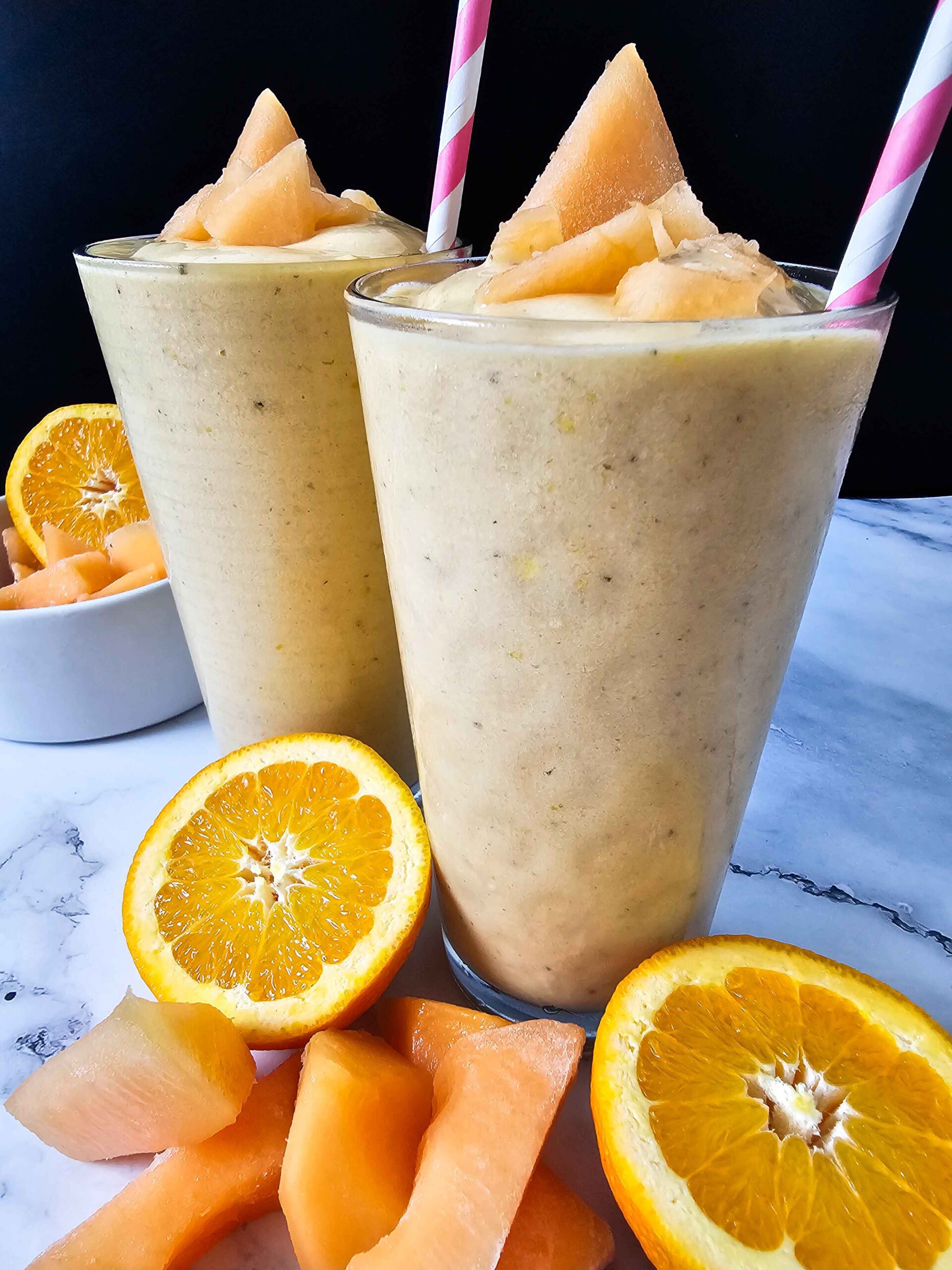 GARNISH AND SERVE THE ORANGE CANTELOUPE SMOOTHIE