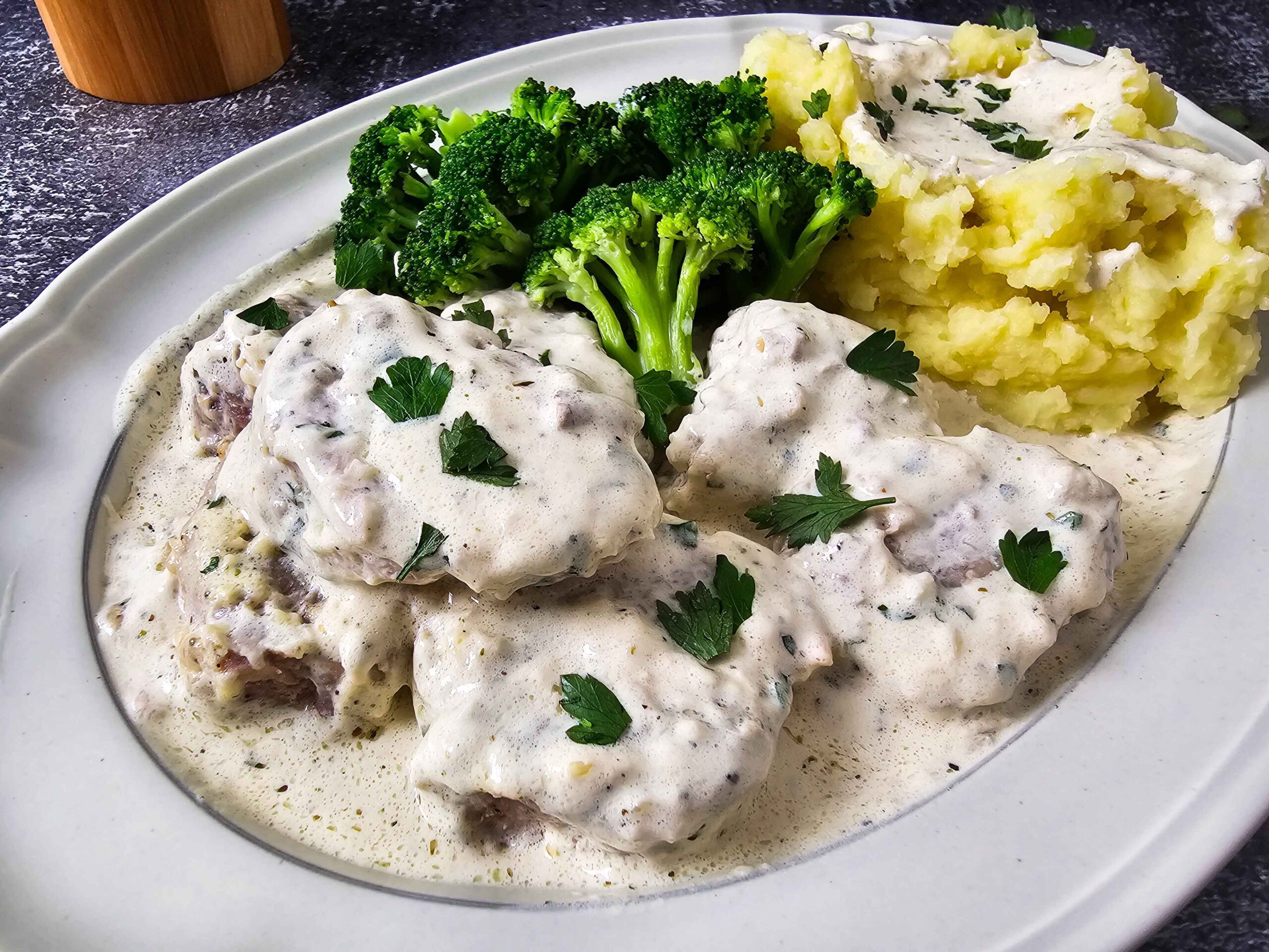 Tenderloin Medallions in a Creamy Garlic and Herb Sauce