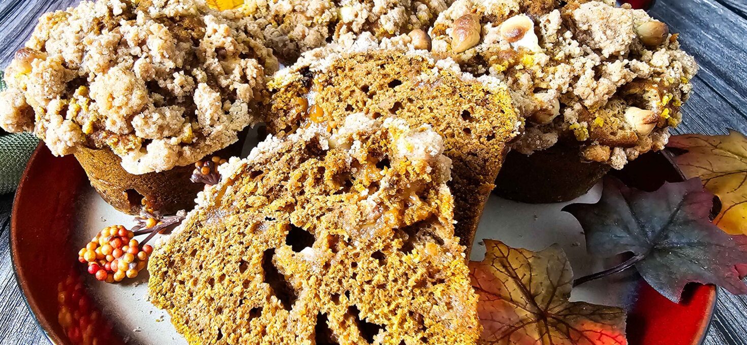 Spiced Pumpkin Muffins with Crumb Topping