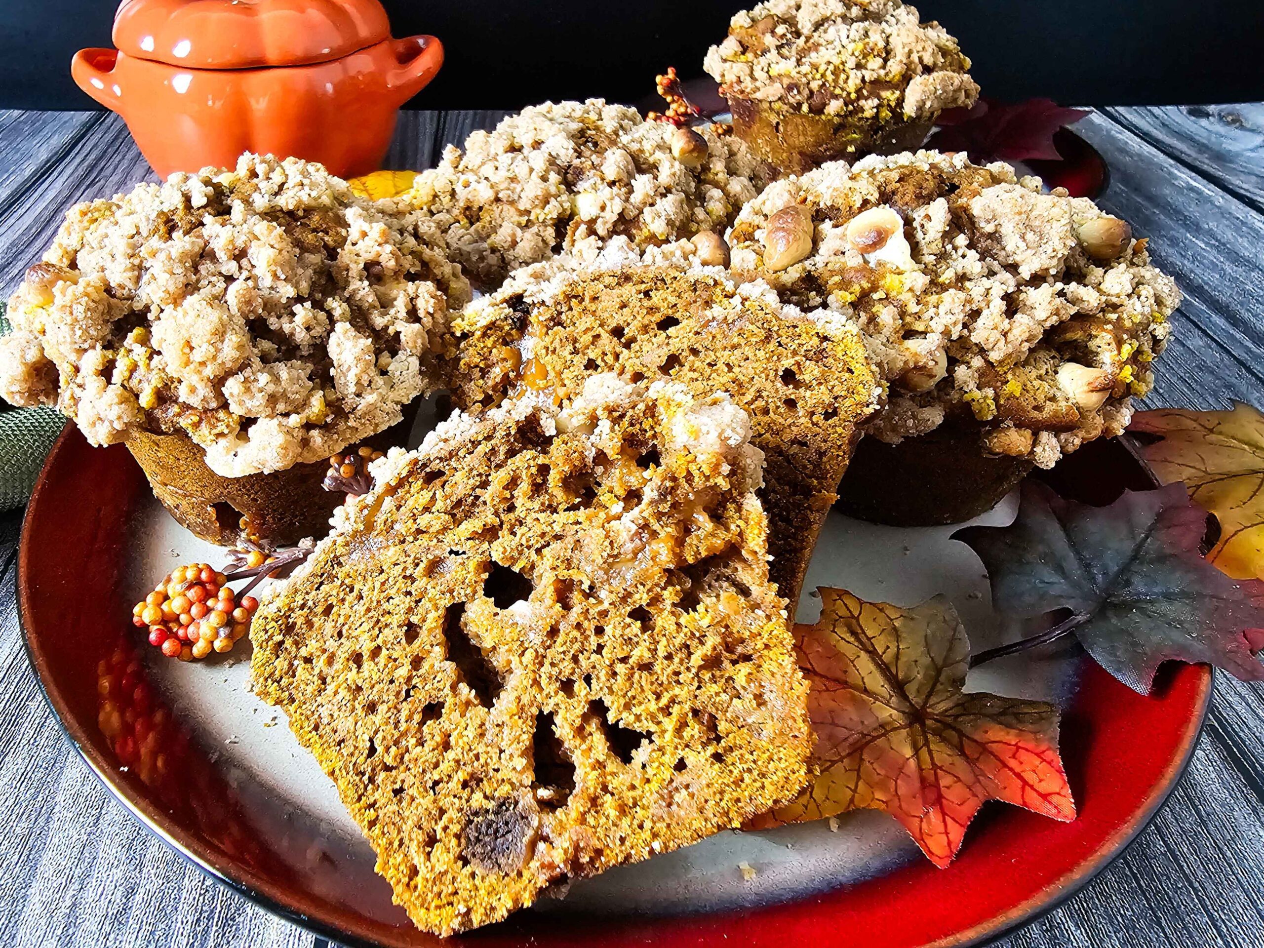 Spiced Pumpkin Muffins with Crumb Topping