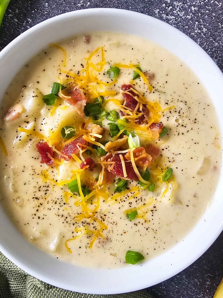 CREAMY BAKED POTATO SOUP