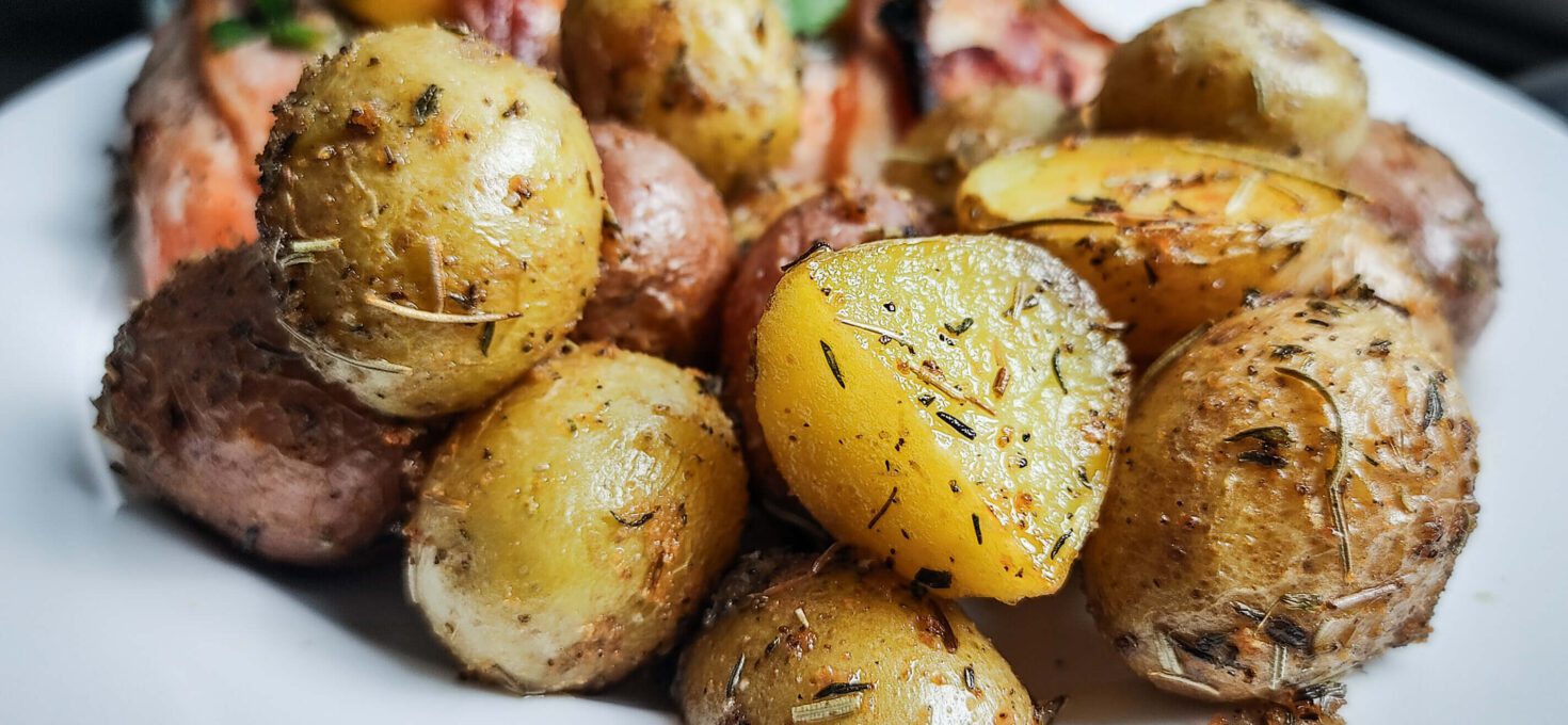 Simple Garlic Herb Roasted Potatoes