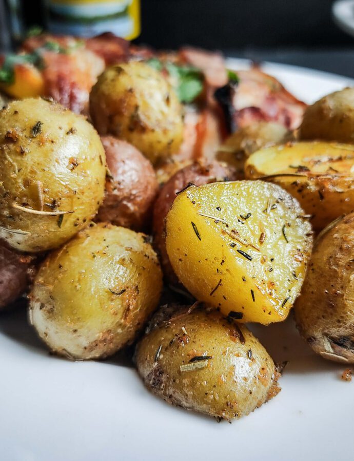 Simple Garlic Herb Roasted Potatoes