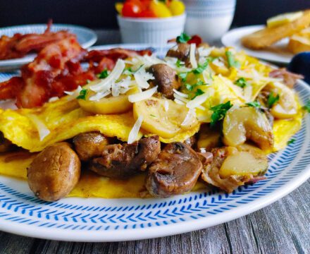 Easy Veggie Mushroom Zucchini Omelet