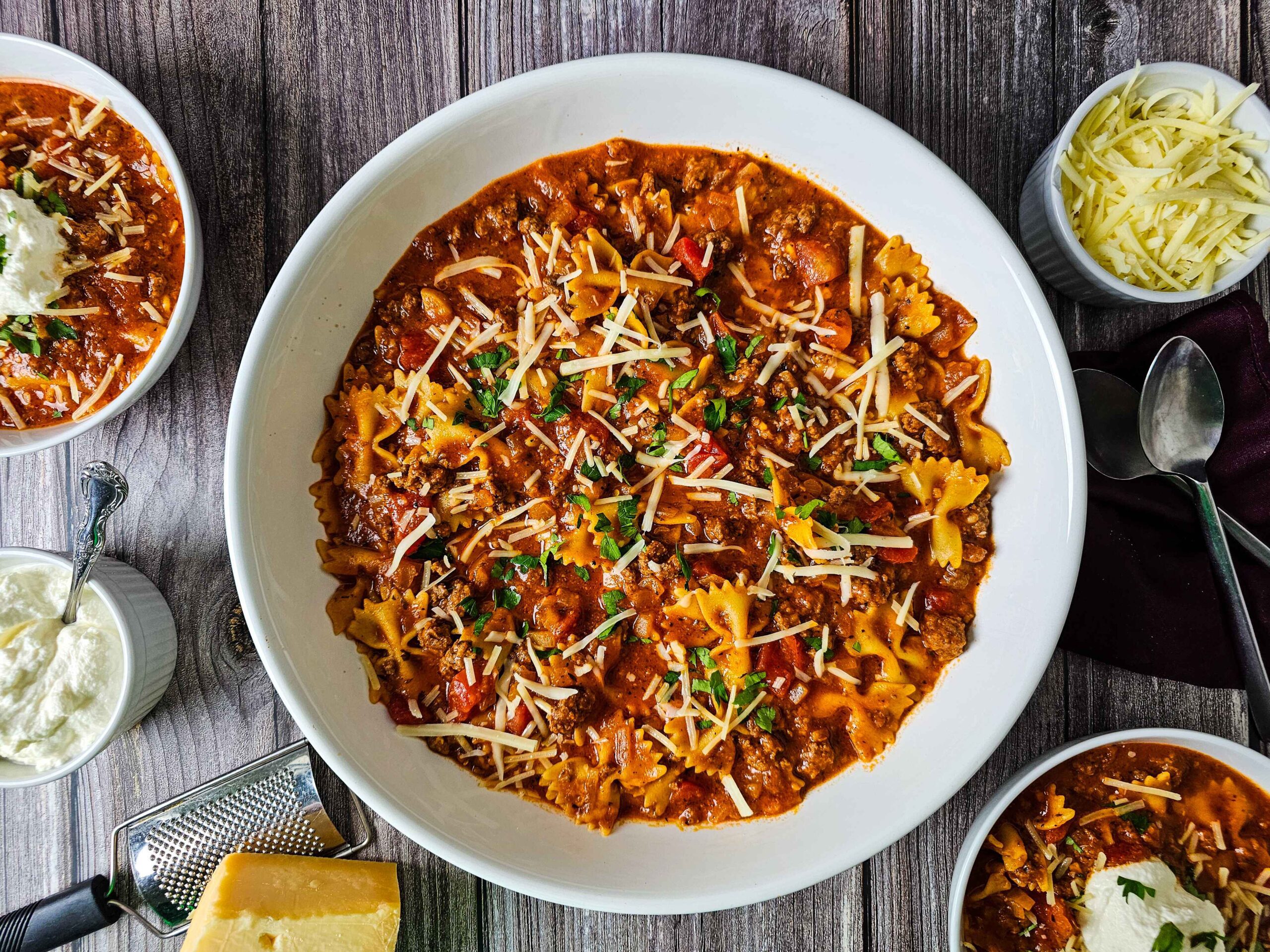 Cheesy One-Pot Lasagna Soup Magic