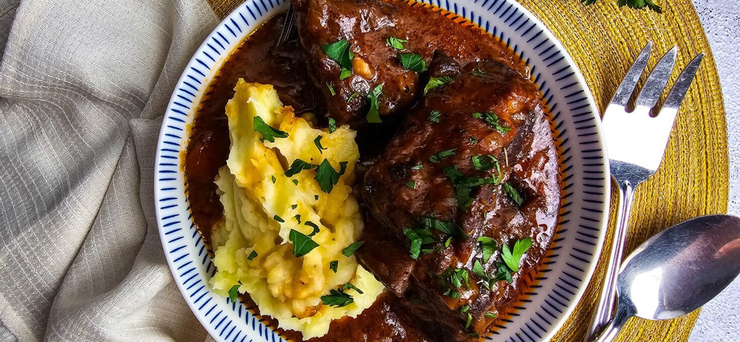 Easy Red Wine Braised Tender Short Ribs