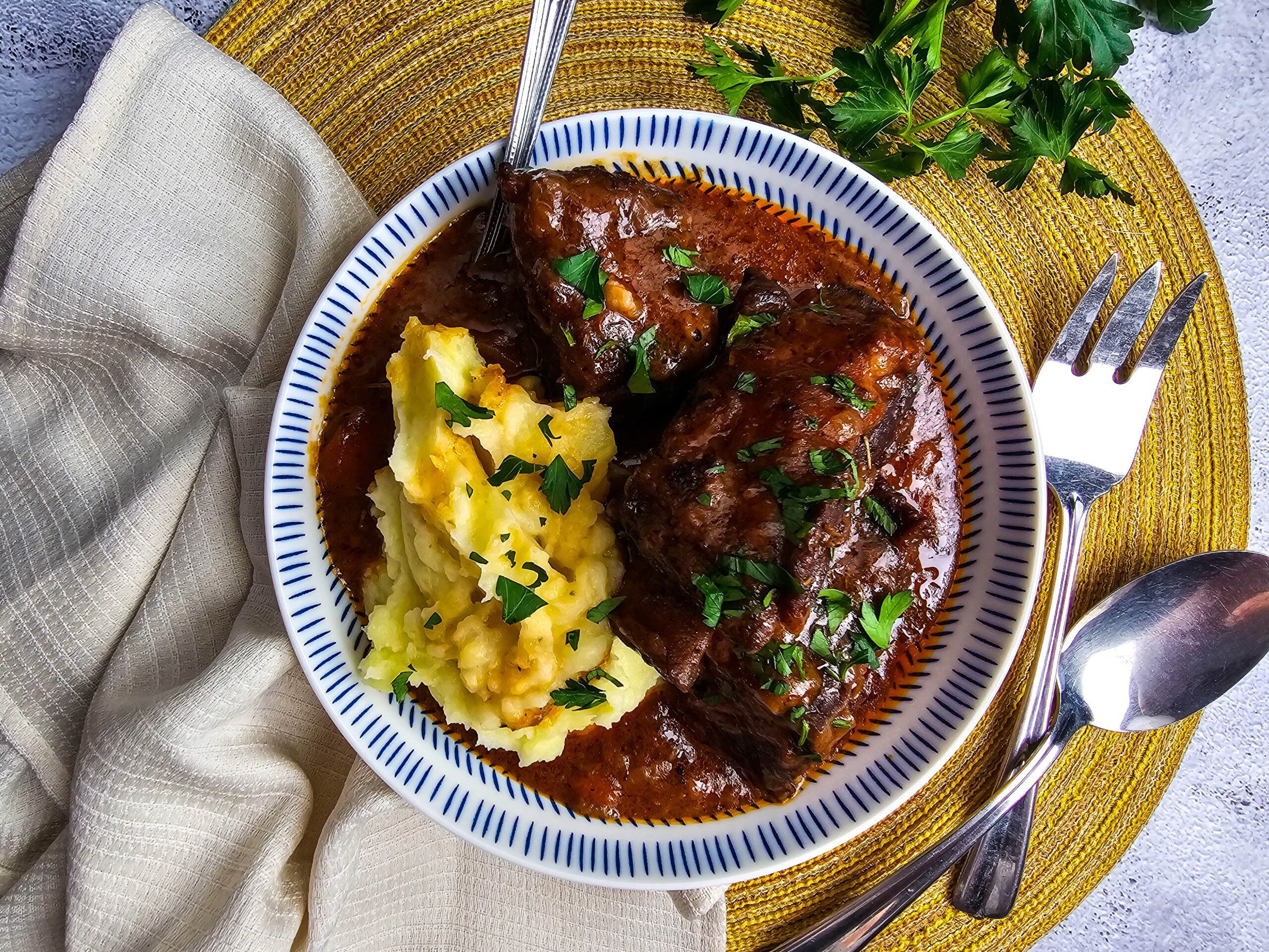 Easy Red Wine Braised Tender Short Ribs
