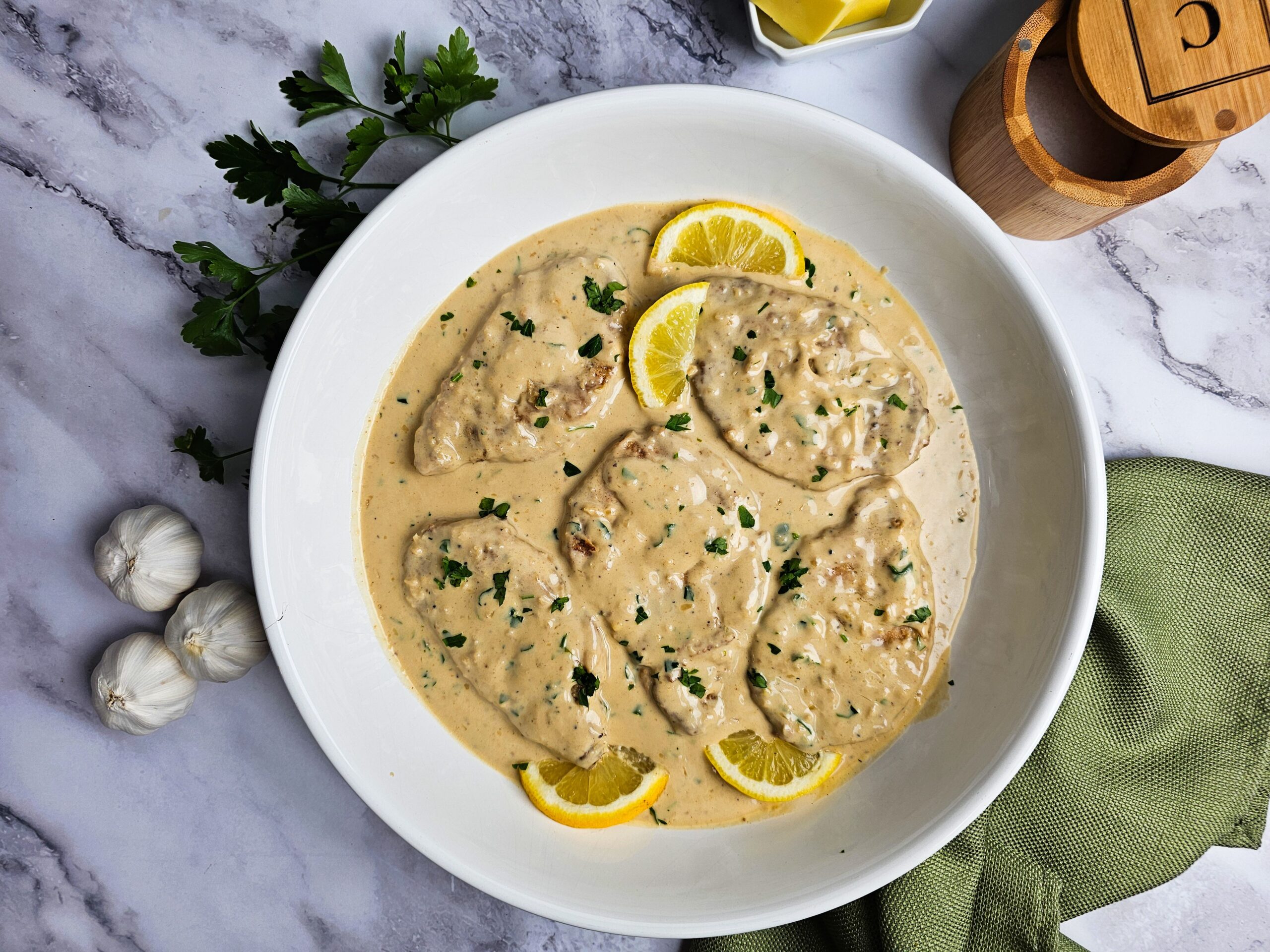 Easy One-Pan Creamy Garlic Pork Loin Chops