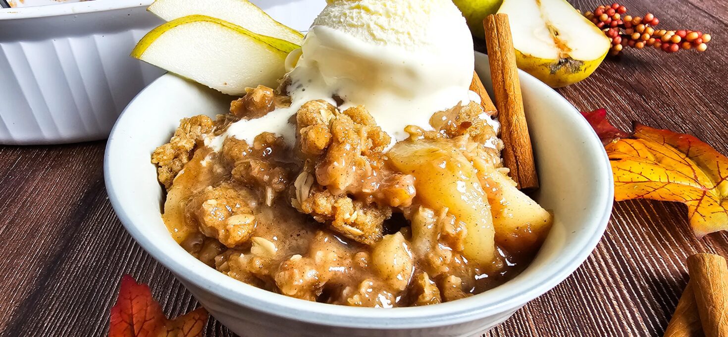Warm Cinnamon Pear Crisp (Easy Fall Dessert Recipe)