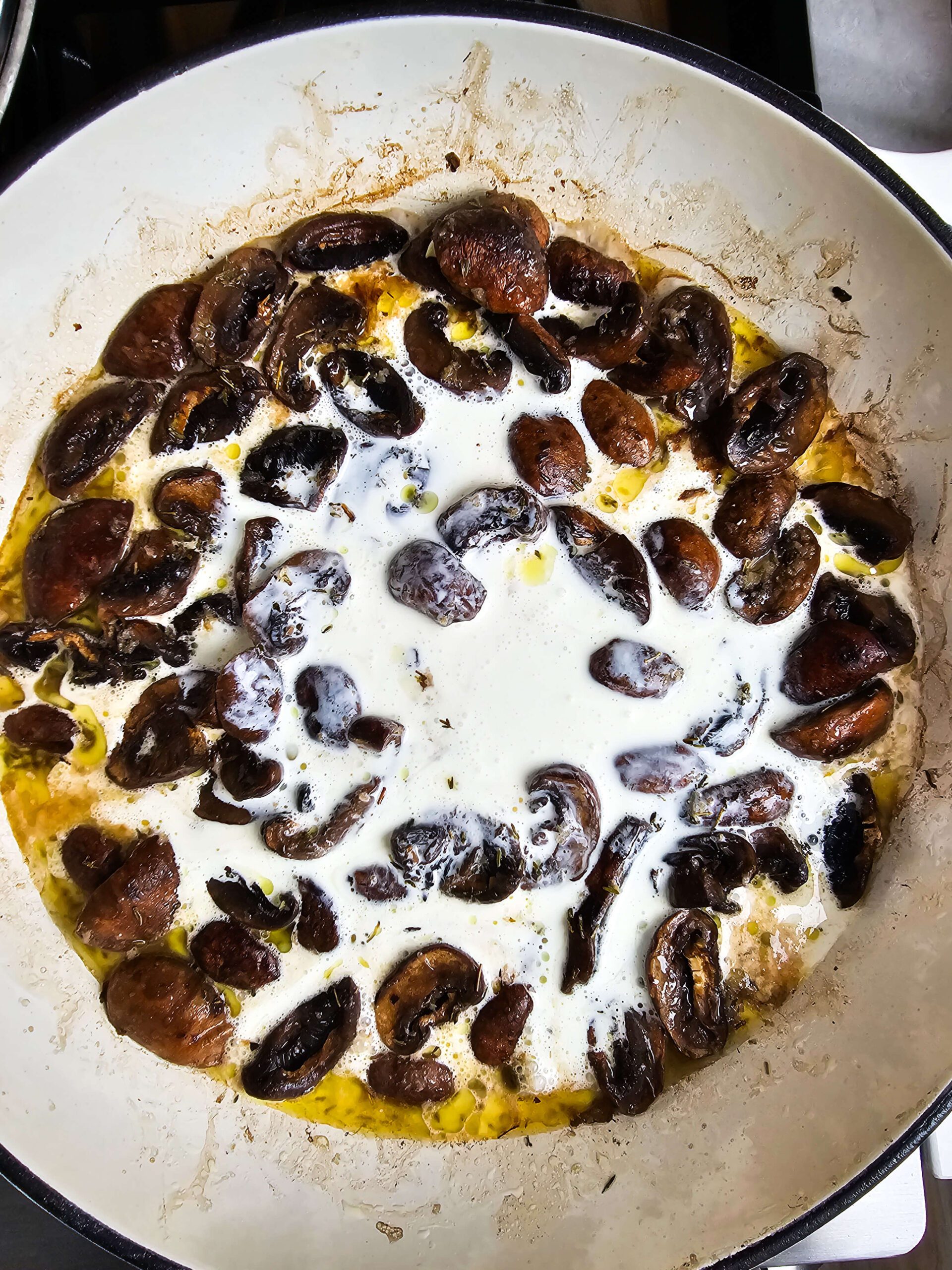 MAKE THE EXTRA CREAMY MUSHROOM WINE SAUCE